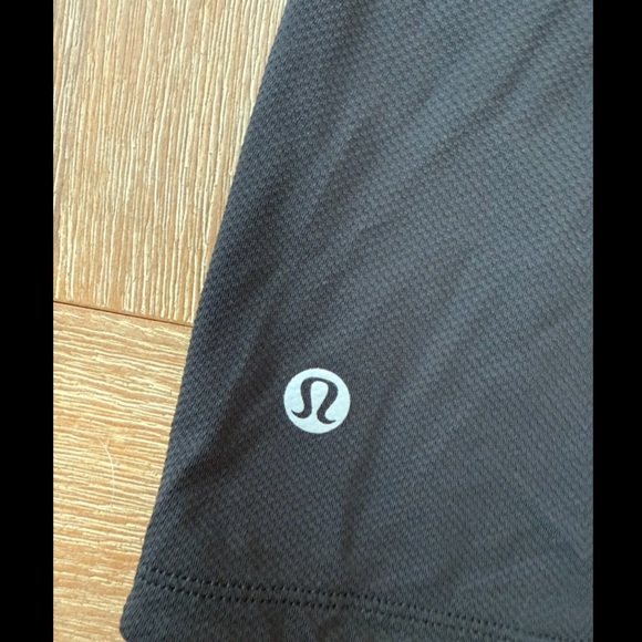 Lululemon UV Protection Running Shirt - Picture 4 of 4